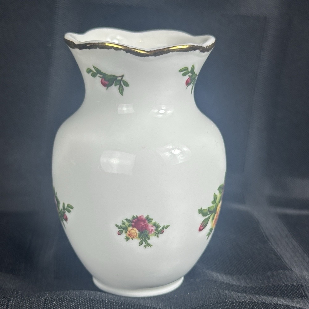 Royal Albert Old Country Roses Small Bud Vase Mini Gold Trim - Picture 2 of 10